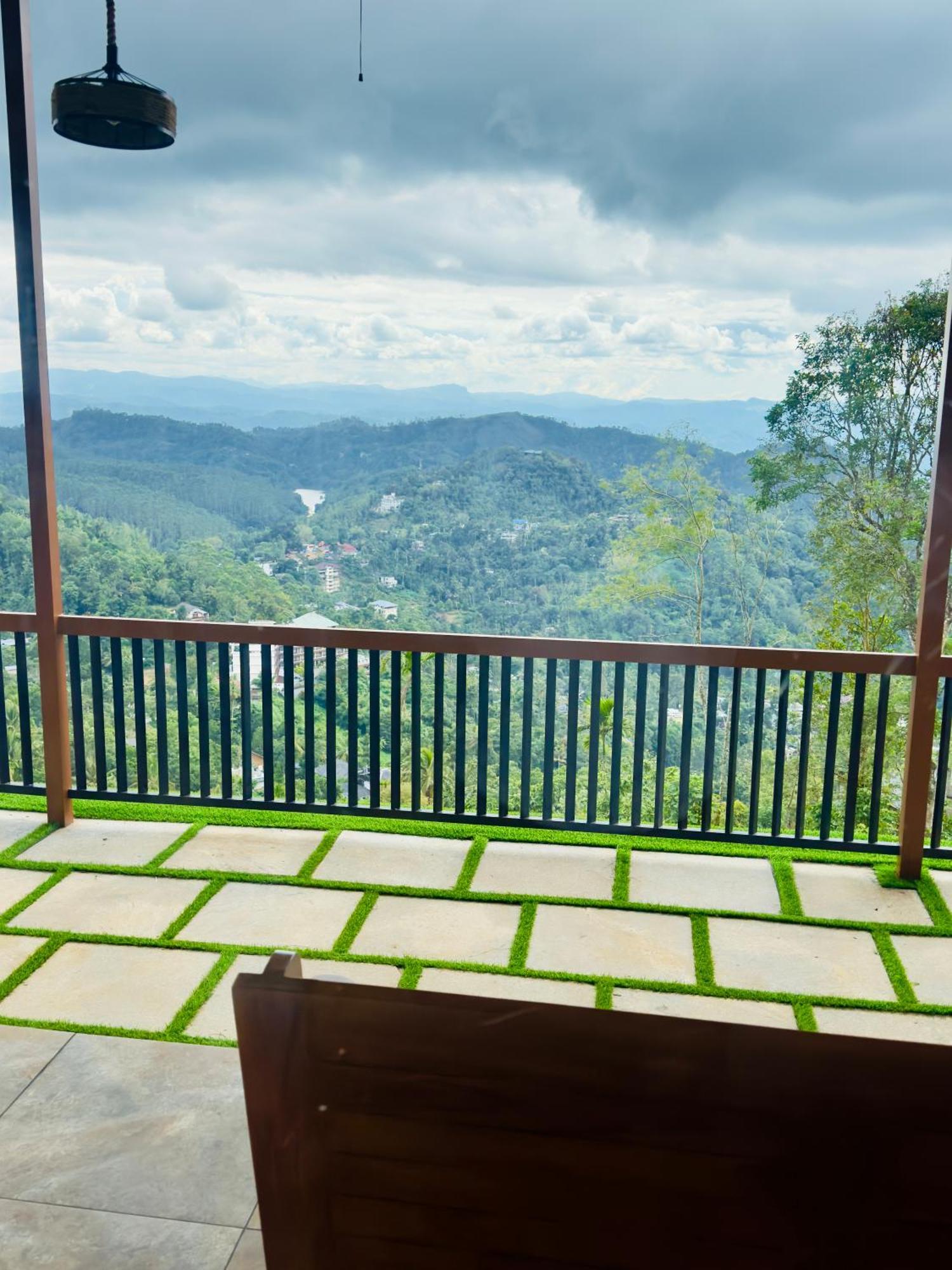Misty Wonders Hotel Munnar Exterior photo